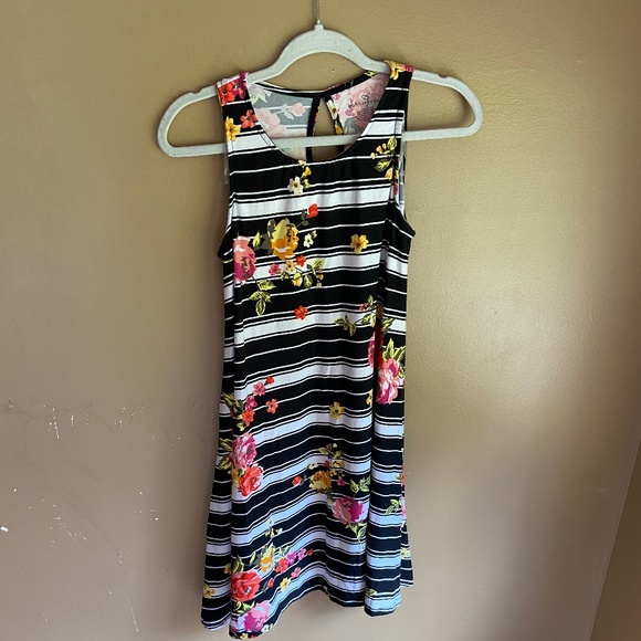 Bobbie Brooks Dresses & Skirts - WOMEN'S SIZE MEDIUM SLEEVELESS DRESS MULTI COLOR BLACK RED YELLOW